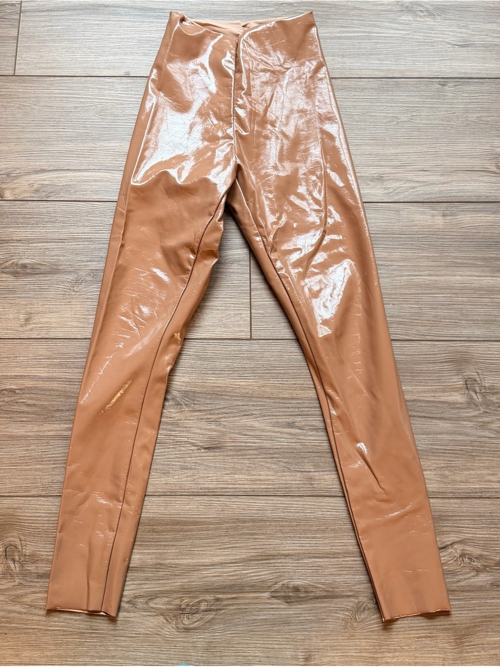 Commando Faux Patent Leather Legging in Cocoa. Size XS